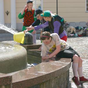 graduates around the fountain, tartu, may2008
              album